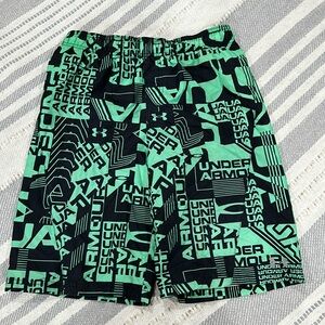 Boys size large knee length under armor, swim trunks with built in liner